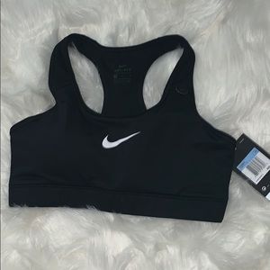 Nike sports bra size medium